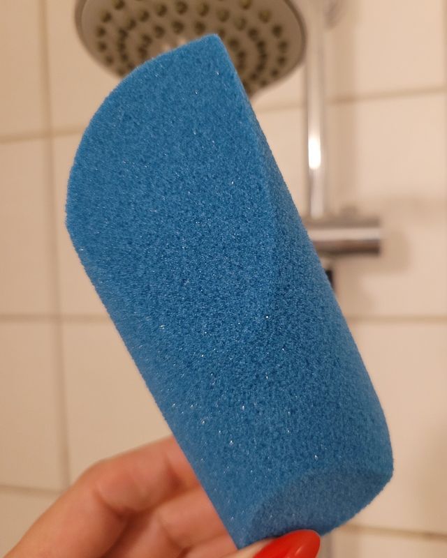 Titania fotskrubb av pimpsten
